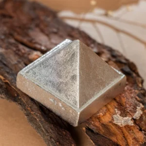Mercury Pyramid (104 gm)